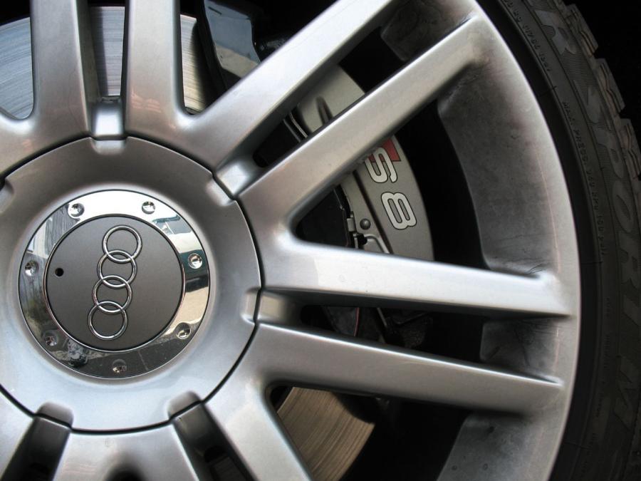 Колеса Audi S8 (D3) 2008 года  (NA) (фото 33 из 62)